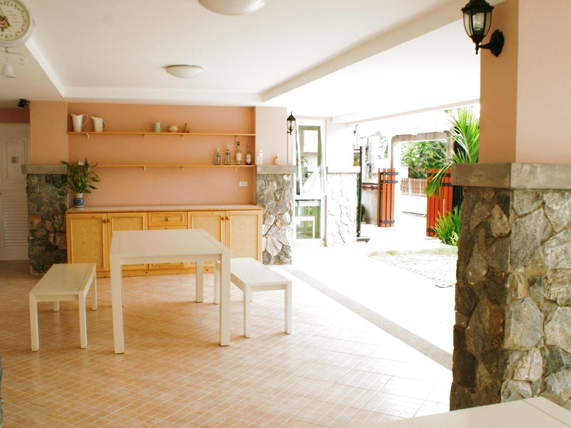 Отель Triple Palms House Чиангмай Экстерьер фото